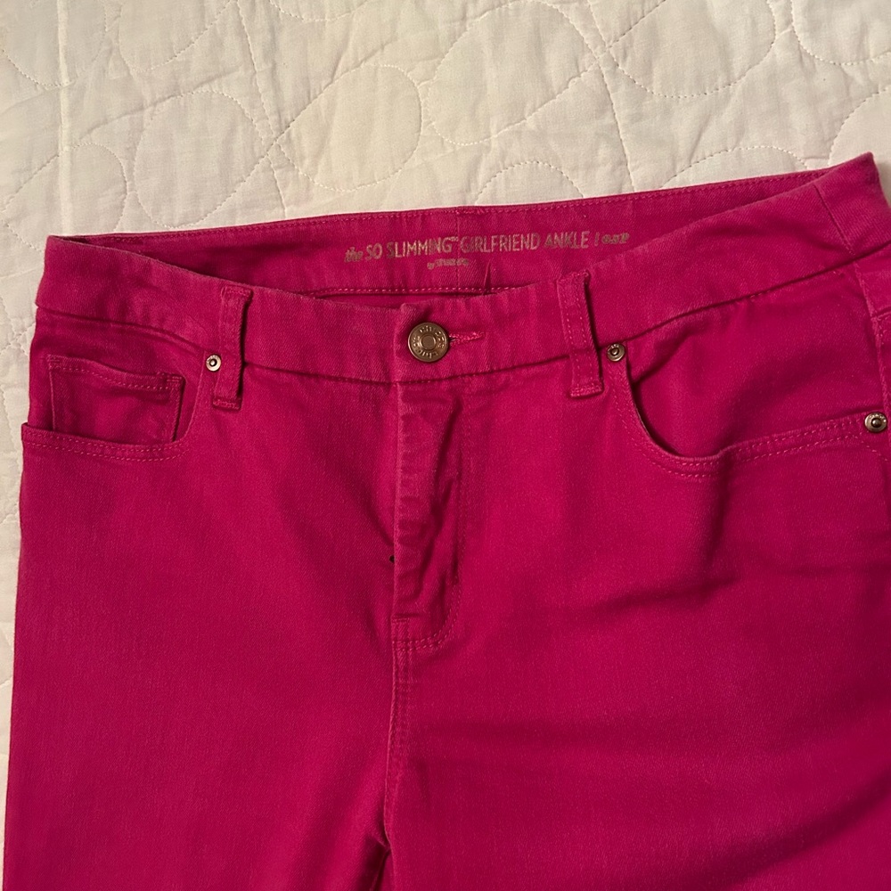 Chico's SIZE 0.5 P (US SIZE 6) The So Slimming Girlfriend Ankle Jeans- Hot Pink